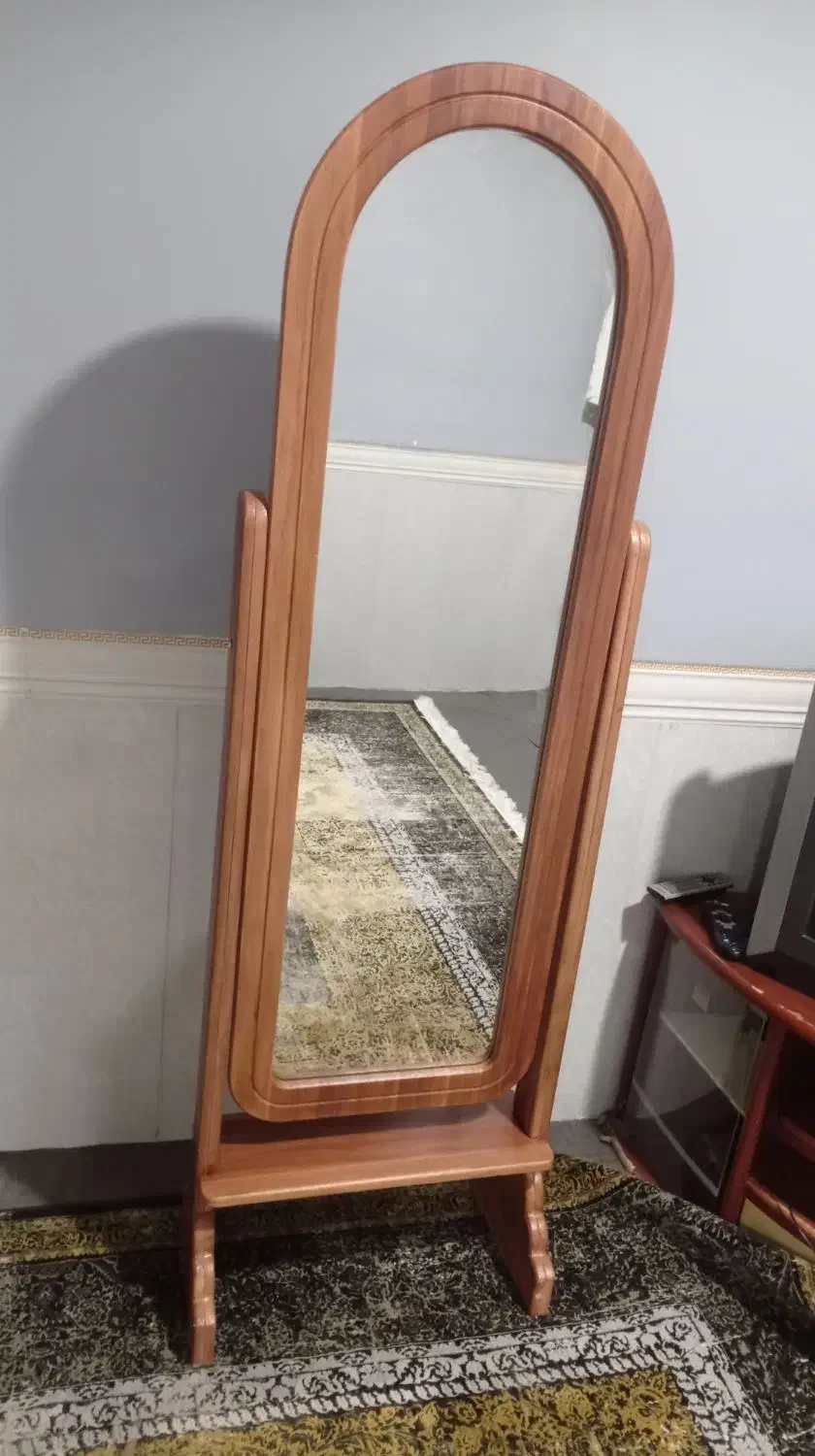 اینه پایه دار|آینه|بندر دیر, |دیوار