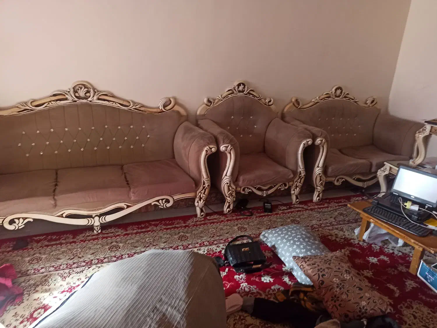 مبلمان|مبلمان خانگی و میز عسلی|کرج, ساسانی (قلمستان)|دیوار