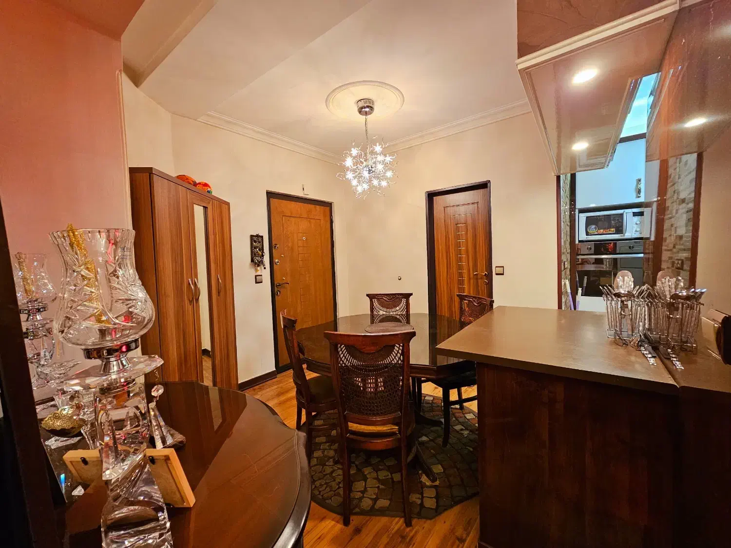 رهن واحد ۹۰ متری در هروی فول امکانات/دو خواب /لوکس