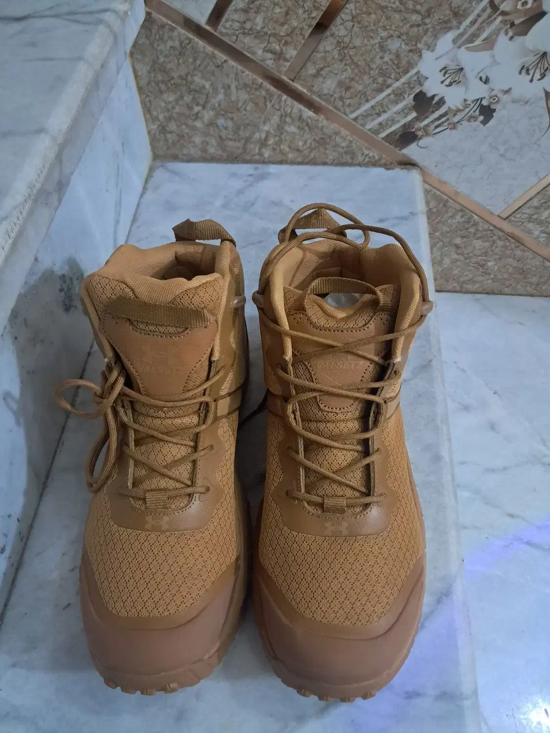 بوت کوهنوردی و پیاده روی|کیف، کفش، کمربند|زاهدان, |دیوار