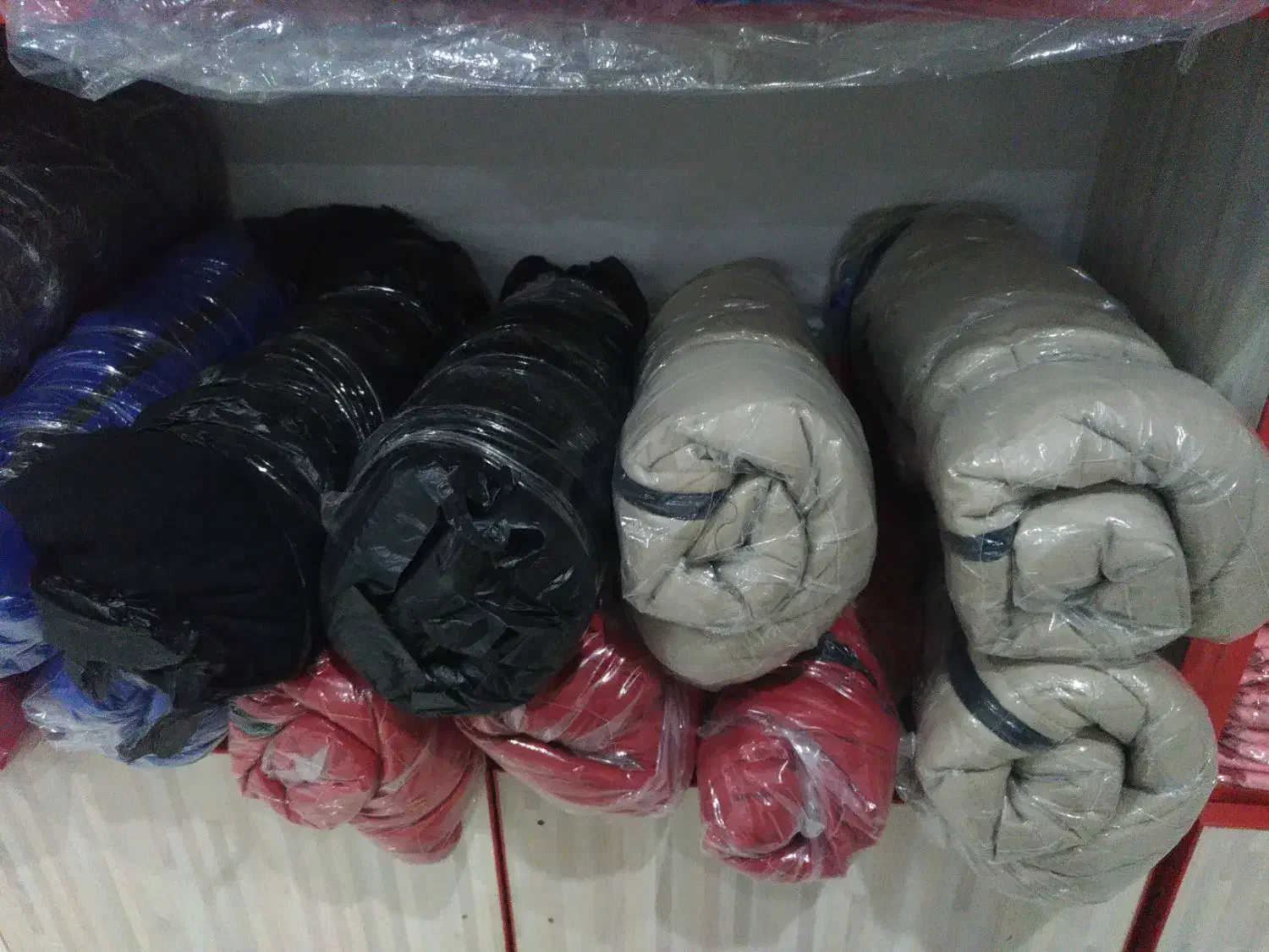 کاپشن|لباس|گنبد کاووس, |دیوار