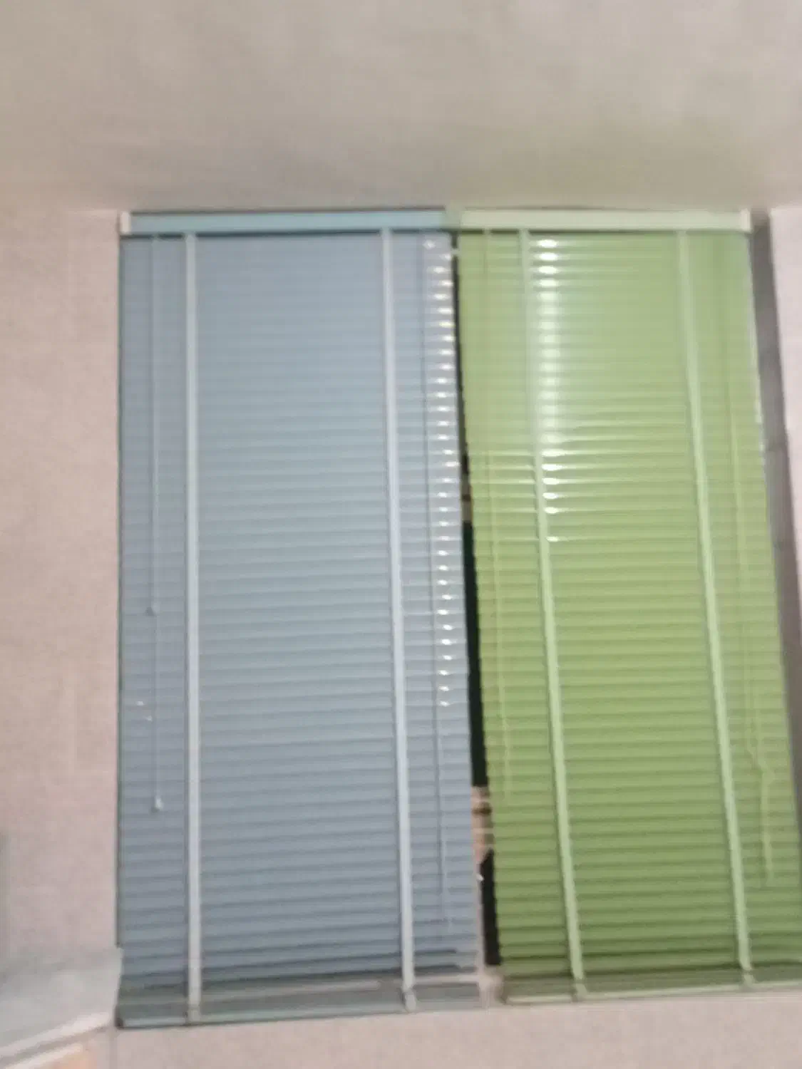 پرده کره کره ای فلزی قدیمی سالم محکم|پرده، رانر، رومیزی|لنجان, |دیوار