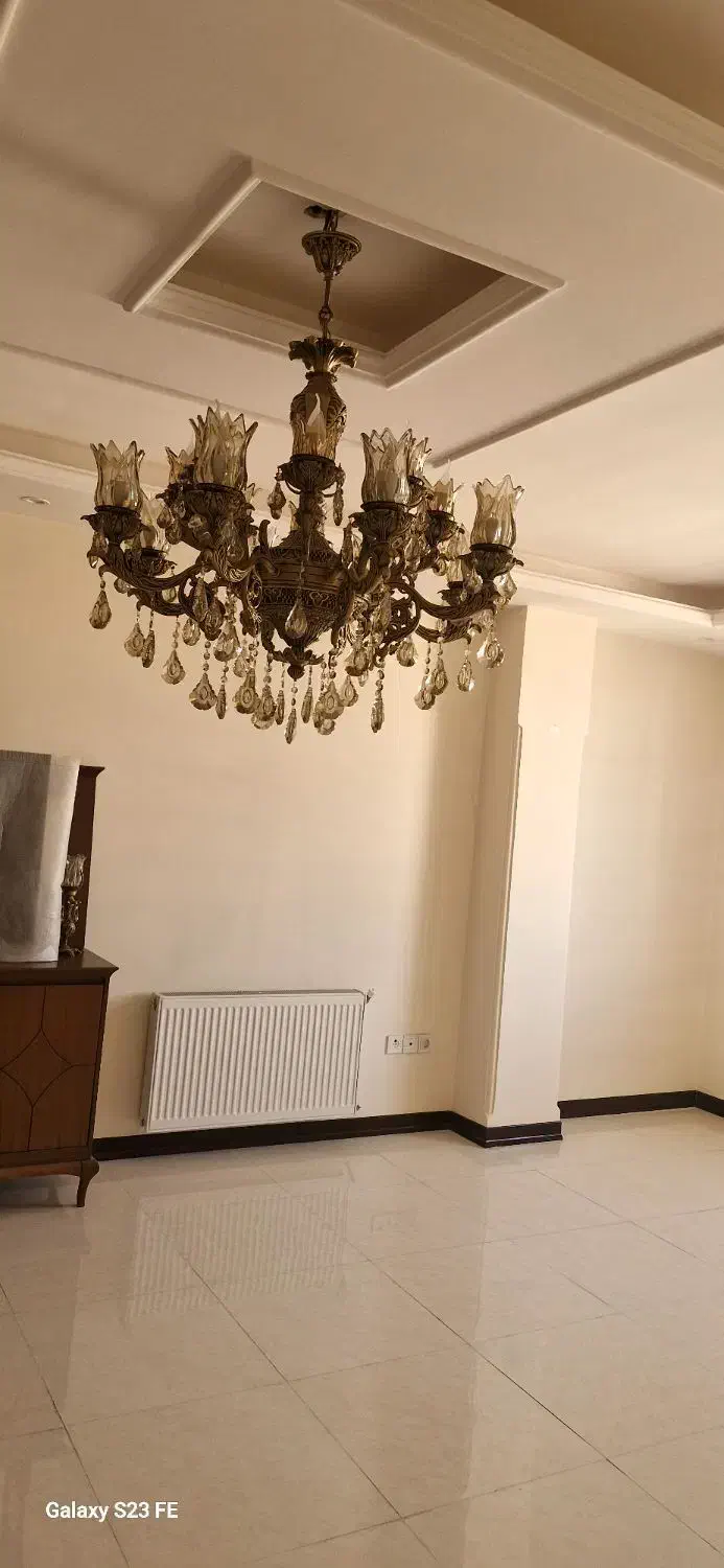 یک عددلوسترنوبسیارزیبا کامل بالامپ|لوستر و چراغ آویز|ساوه, |دیوار