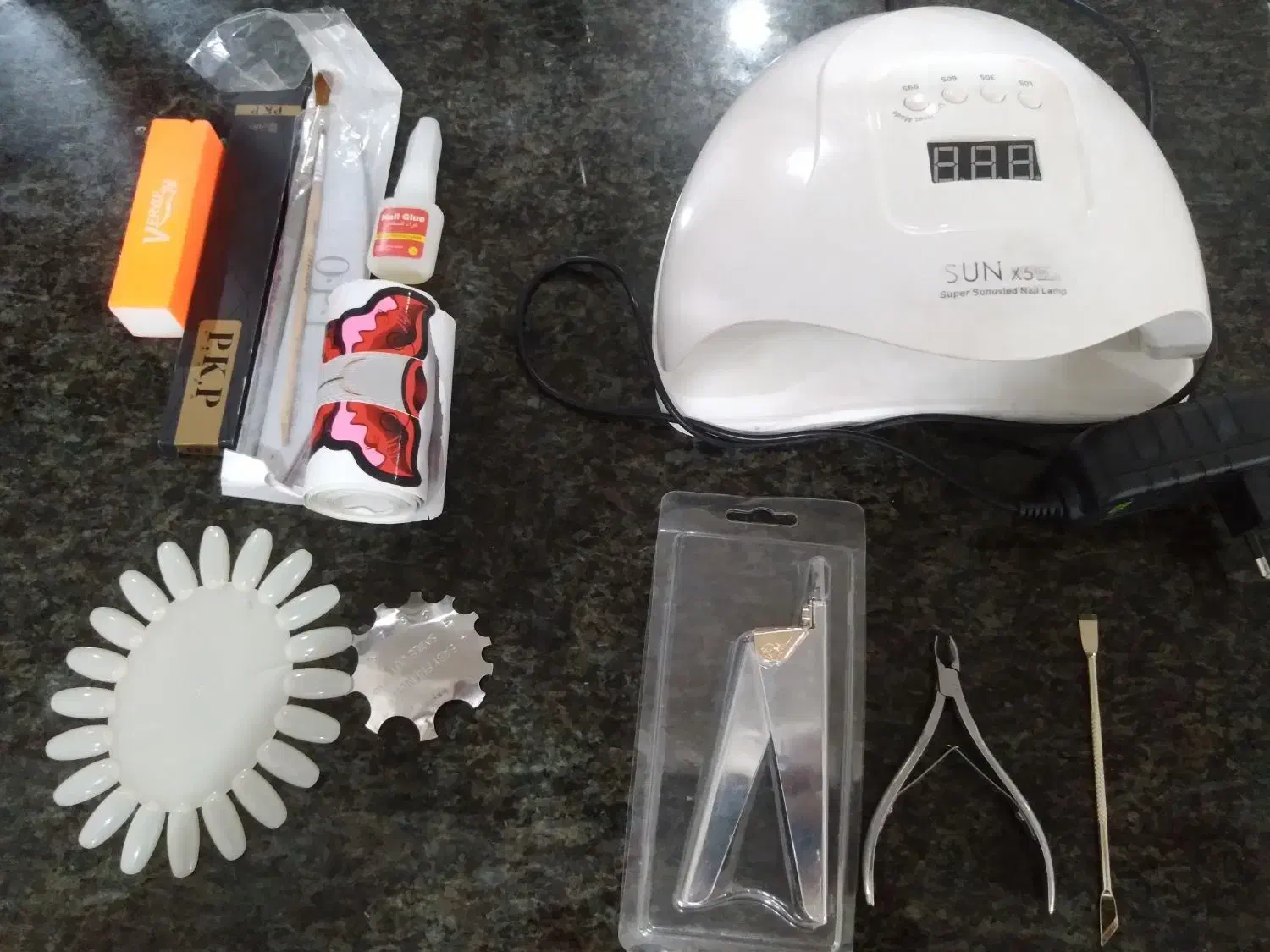 دستگاه یوی وی، ولوازم مربوط ب کاشت ناخن|آرایشی، بهداشتی، درمانی|آبدانان, |دیوار