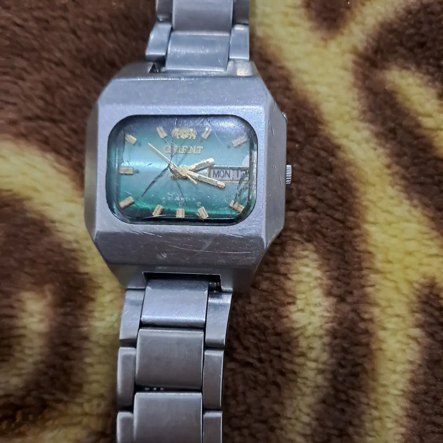 ساعت مچی قدیمی|ساعت|مینودشت, |دیوار