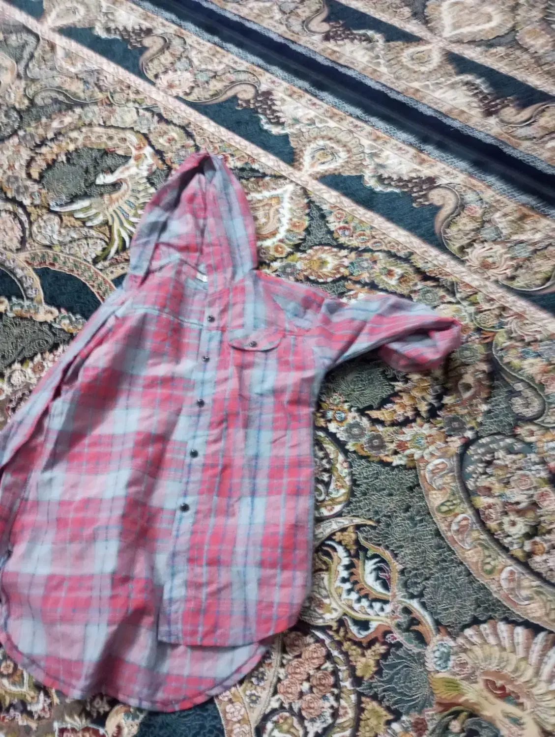 سلام عکس اول پالتو پاییزی ۲۰۰دوم لباس مجلسی ۳۰۰|لباس|مشهد, شهید قربانی|دیوار