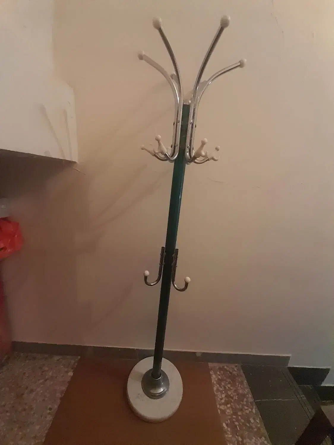 چوب لباسی|بندرخت و رخت‌آویز|کرمانشاه, |دیوار