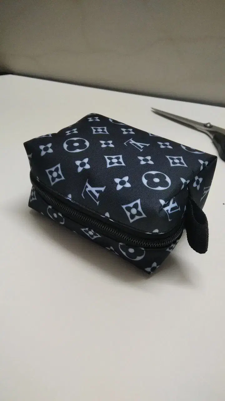 فروش انواع کیف های زنانه تک و عمده|کیف، کفش، کمربند|بم, |دیوار