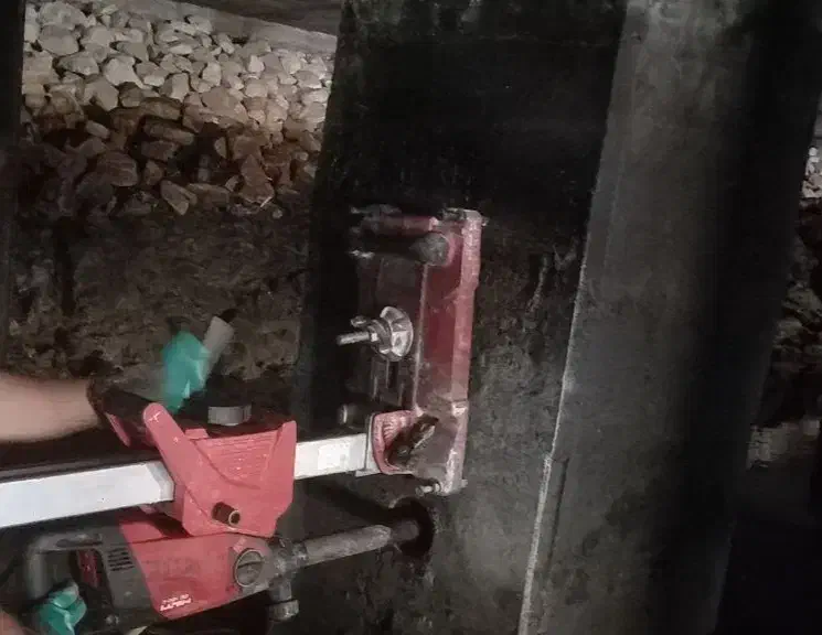 انجام کرگیری(مغزه گیری) کاشت بولت   FRP و آب بندی|خدمات پیشه و مهارت|همدان, |دیوار