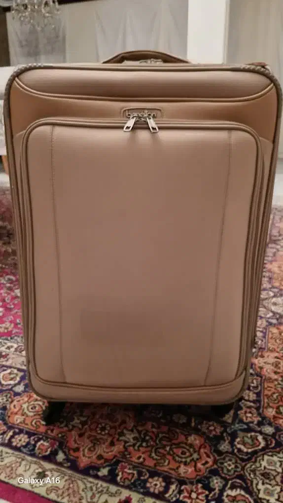 چمدان مسافرتی مارک آکبند ۴ چرخ|کیف، کفش، کمربند|تبریز, |دیوار