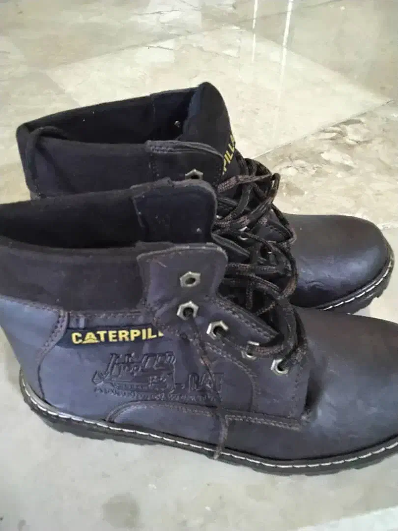 نیم بوت کت|کیف، کفش، کمربند|سمنان, |دیوار