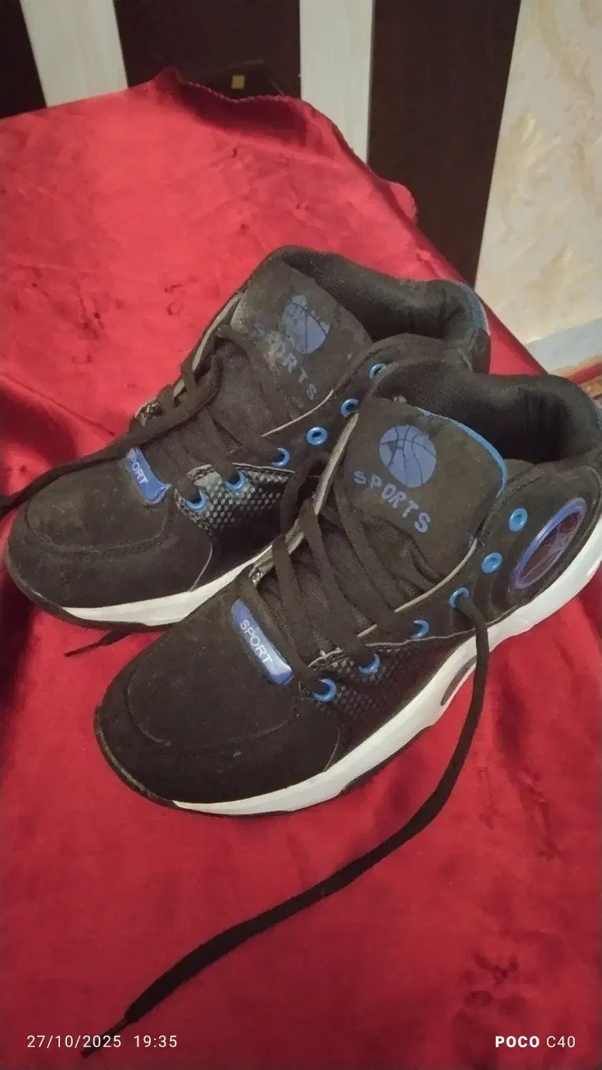 کفش اسپورت خارجی در حد صفر|کیف، کفش، کمربند|سهند, |دیوار