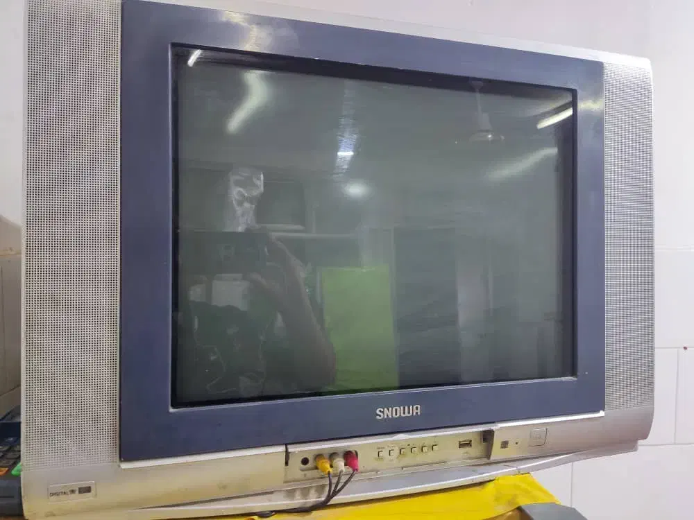 تلوزیون ۲۱ اینچ|تلویزیون و پروژکتور|بندر امام خمینی, |دیوار