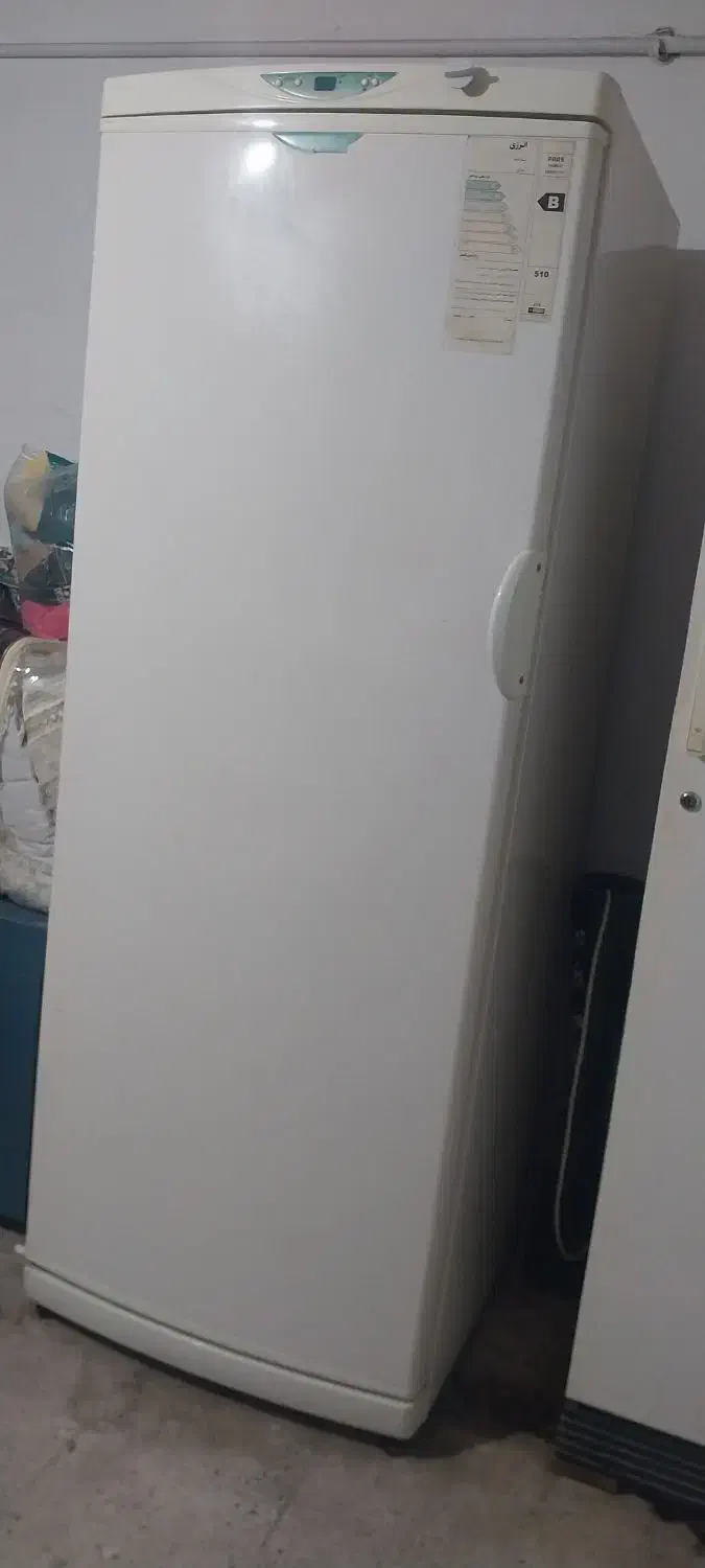 یخچال|یخچال و فریزر|هشتگرد, خور|دیوار