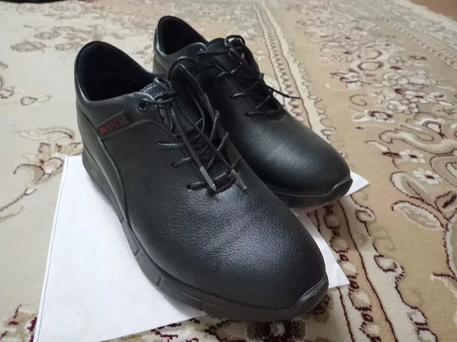 کفش|کیف، کفش، کمربند|زنجان, |دیوار