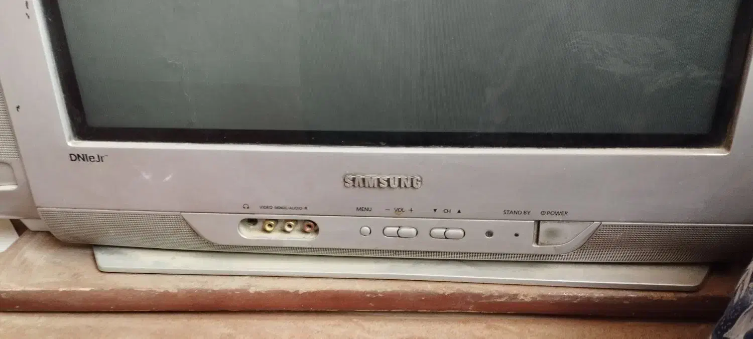 تلوزیون رنگی قدیمی|تلویزیون و پروژکتور|اصفهان, ارداجی|دیوار