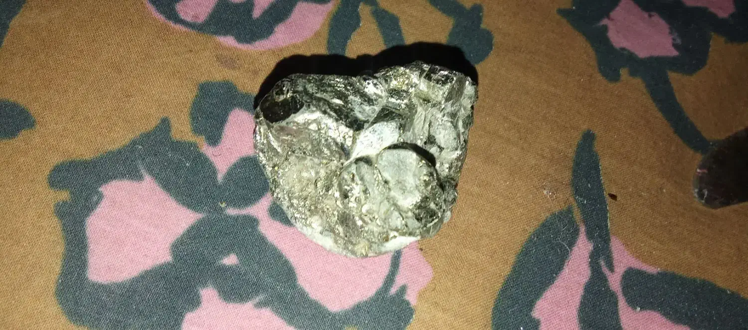 سنگ راف  ملقب سنگ طلا|کلکسیون اشیاء عتیقه|زاهدان, |دیوار