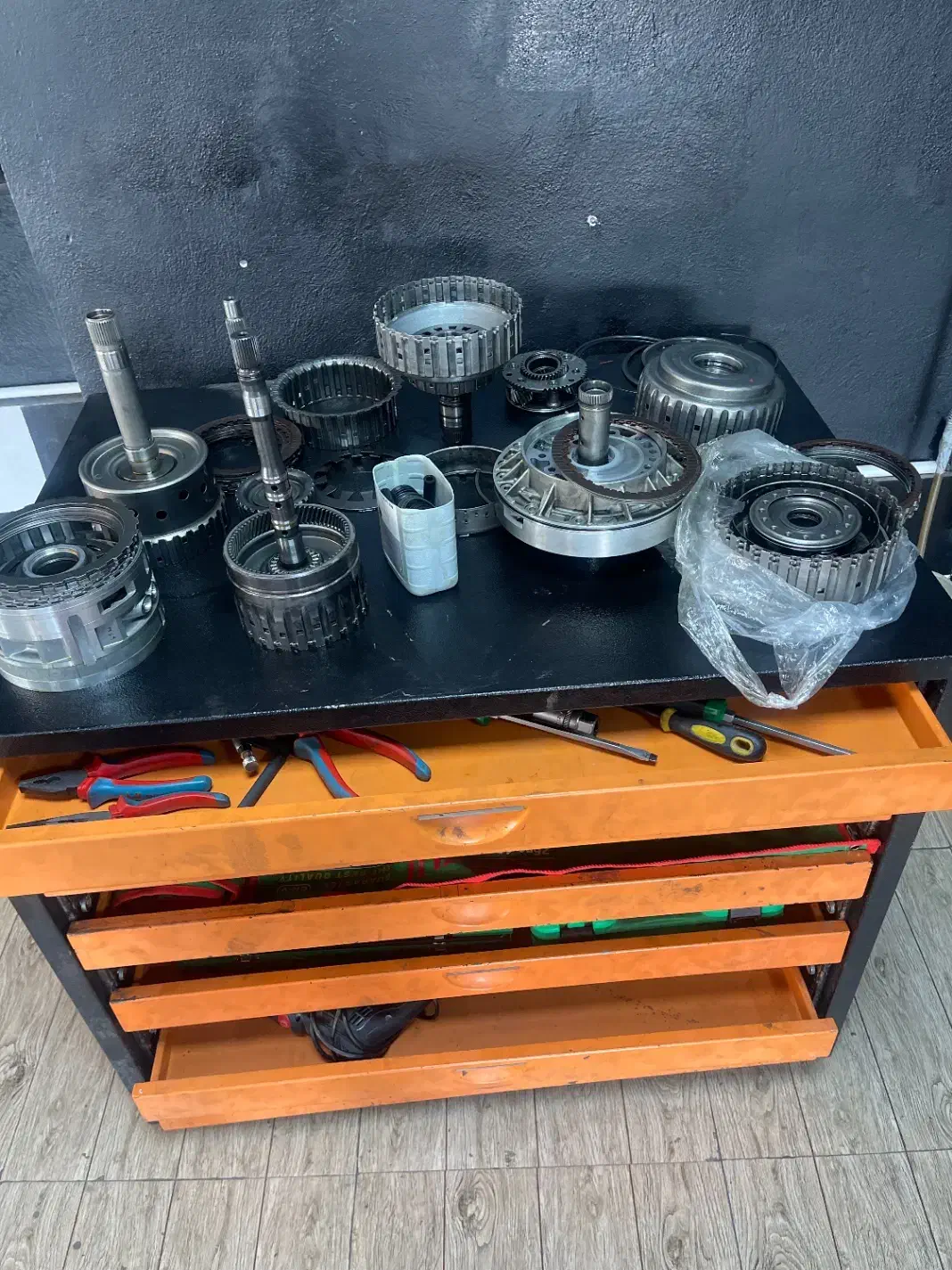 مکانیکی تعمیر موتور گیربکس اکسل باطری سازی|خدمات موتور و ماشین|تهران, چوب تراش|دیوار