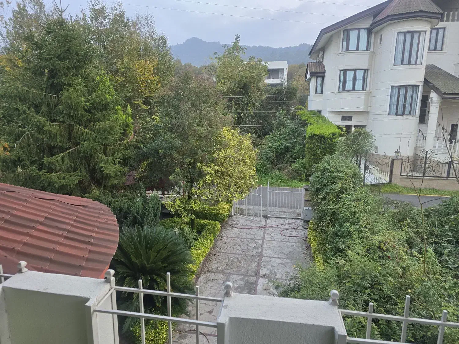 ویلا ۴ خواب جنگلی داخل شهرک در متل قو|اجارهٔ کوتاه‌مدت ویلا و باغ|سلمان‌شهر, |دیوار