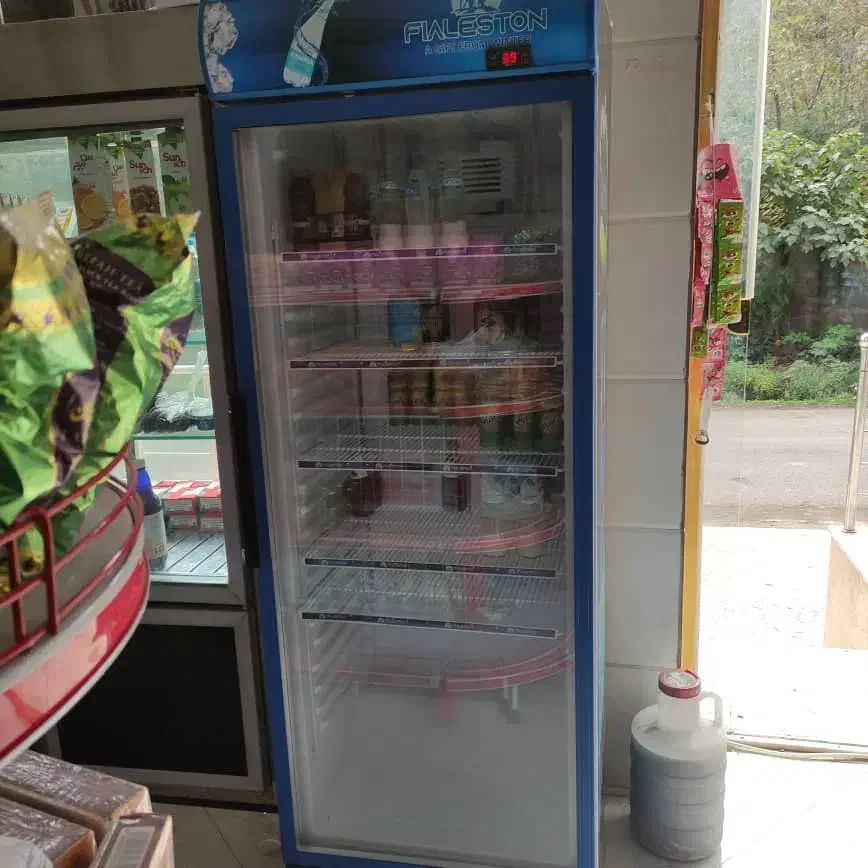 یخچال ویترینی بزرگ کوچک یخچال بستنی نوشیدنی و قفسه|یخچال و فریزر|لوندویل, |دیوار