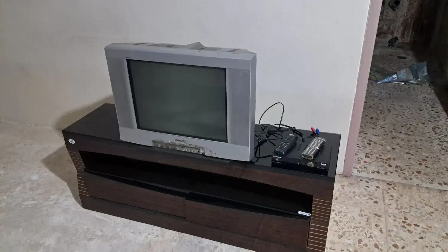 تلویزیون و دیجیتال و میز تلویزیون|تلویزیون و پروژکتور|اسدآباد, |دیوار