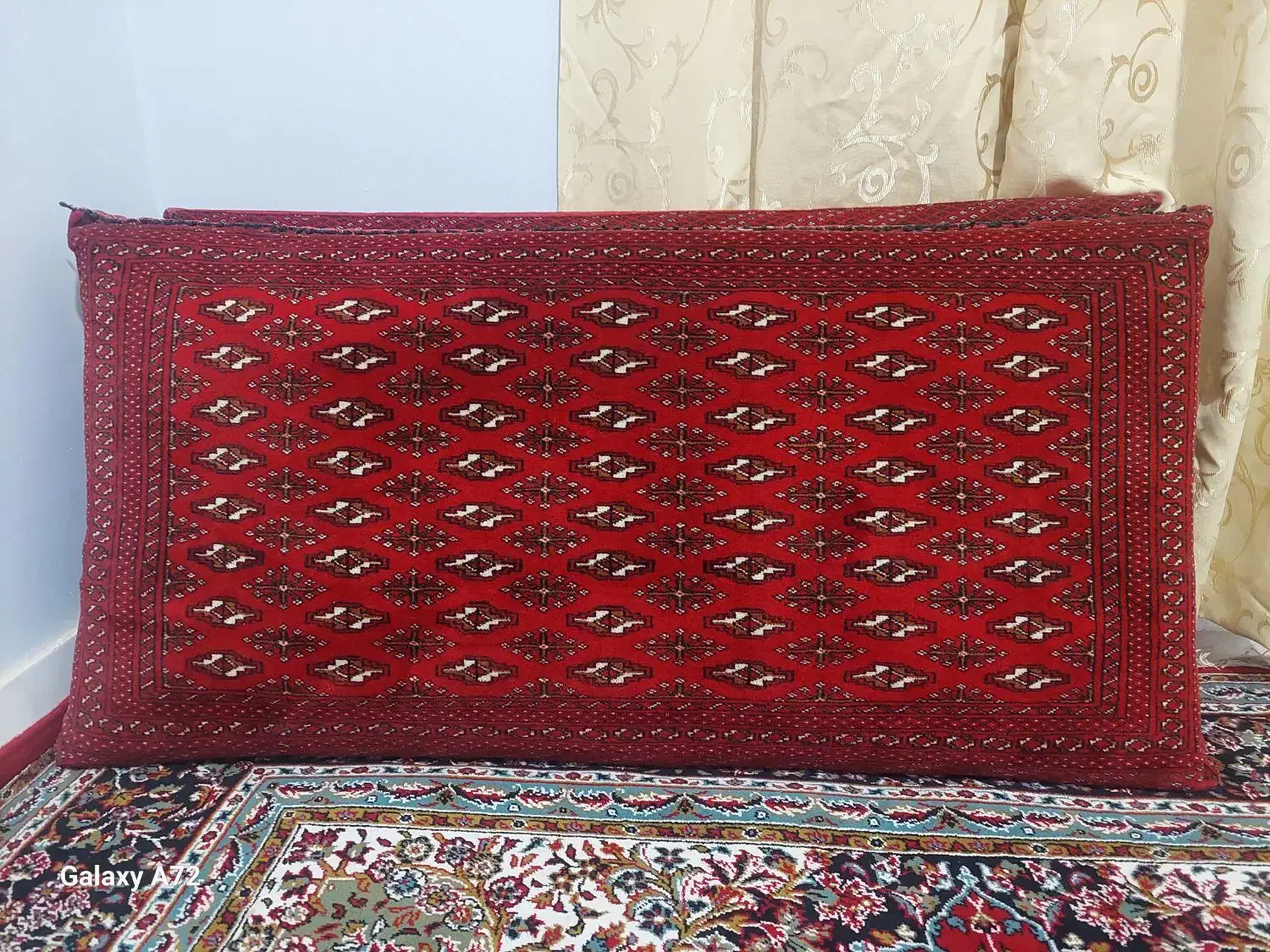 یک جفت پشتی دستبافت لاکی رنگ|پشتی|سبزوار, فقیه سبزواری|دیوار