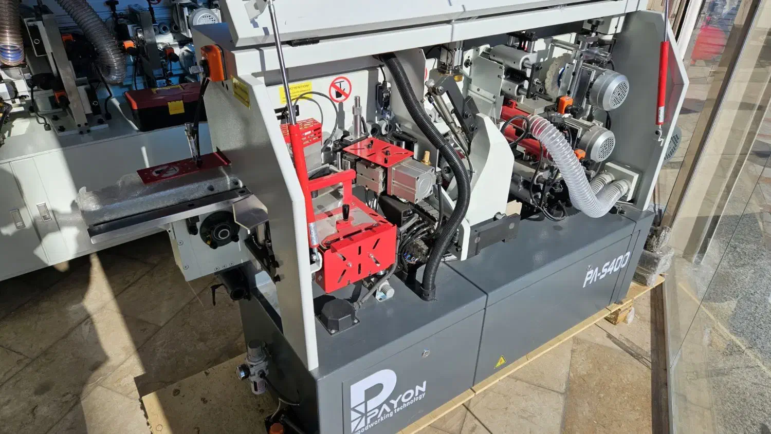 لبه چسبان نیمه صنعتی PVC|ماشین‌آلات صنعتی|کرج, مجتمع صنفی صنعتی|دیوار