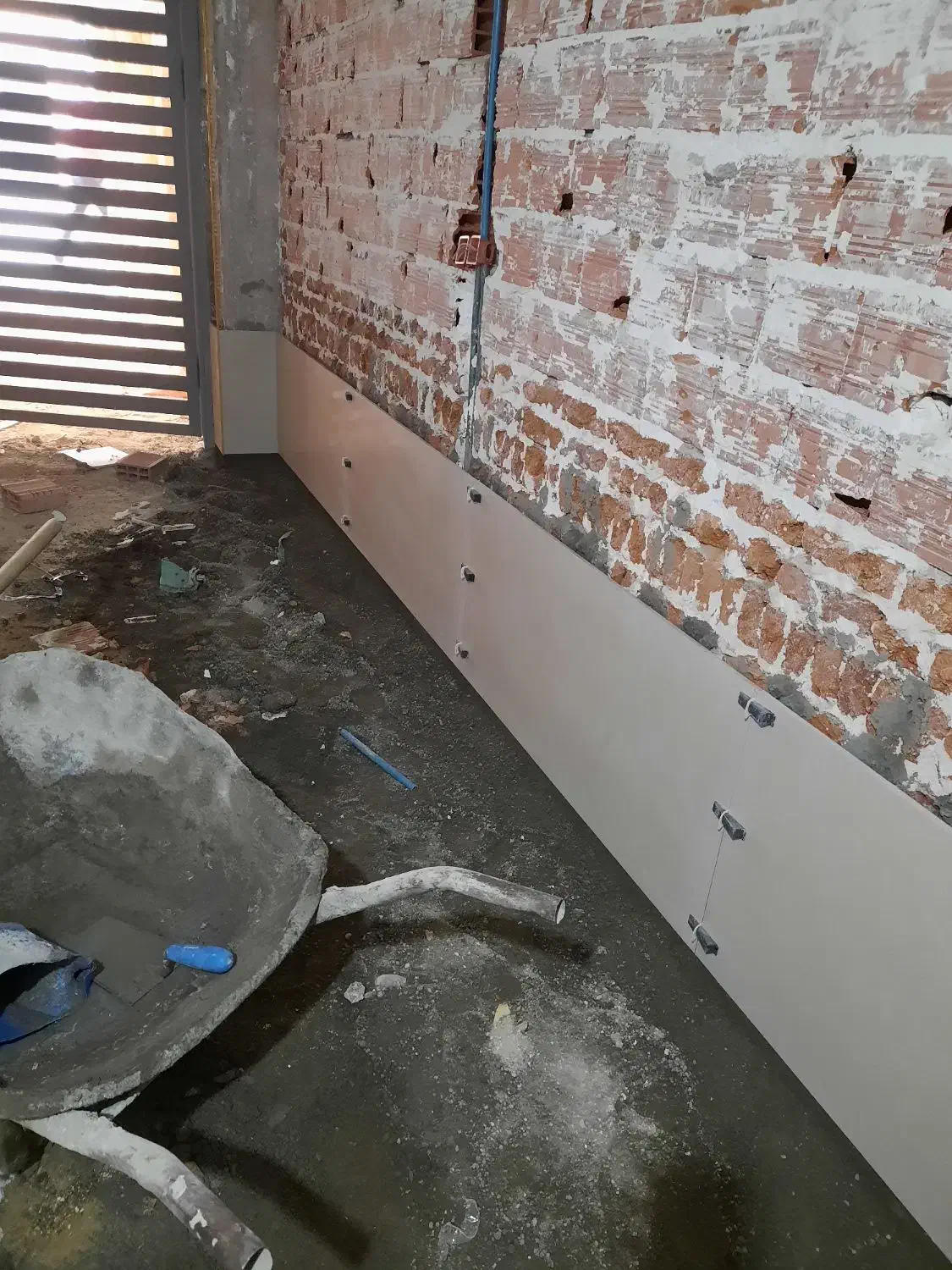 نیازمند کارگر کاشیکاری|استخدام معماری، عمران و ساختمانی|اردبیل, |دیوار