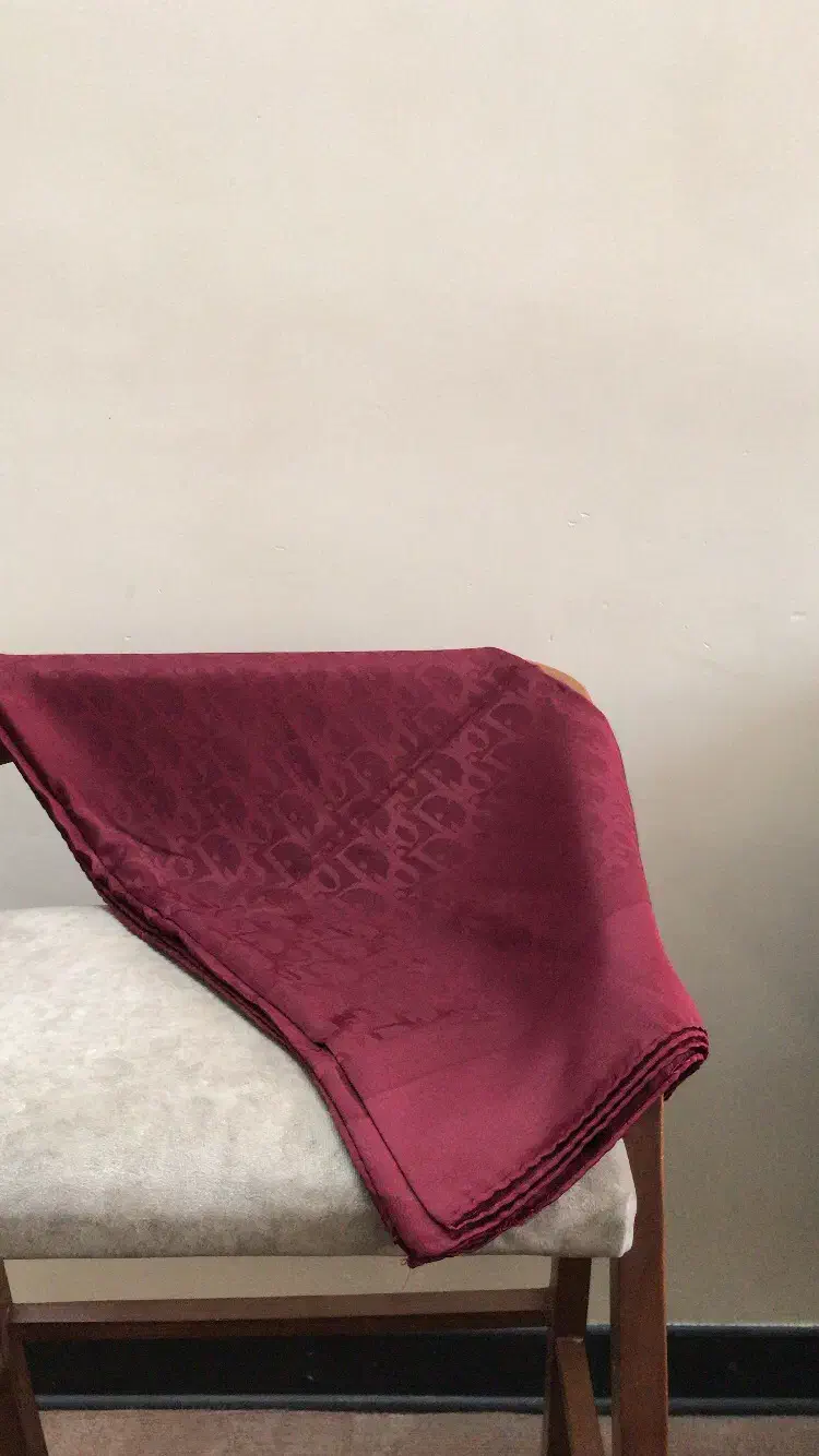 روسری یونیک ابریشم وارداتی|لباس|قم, حمام تالار|دیوار