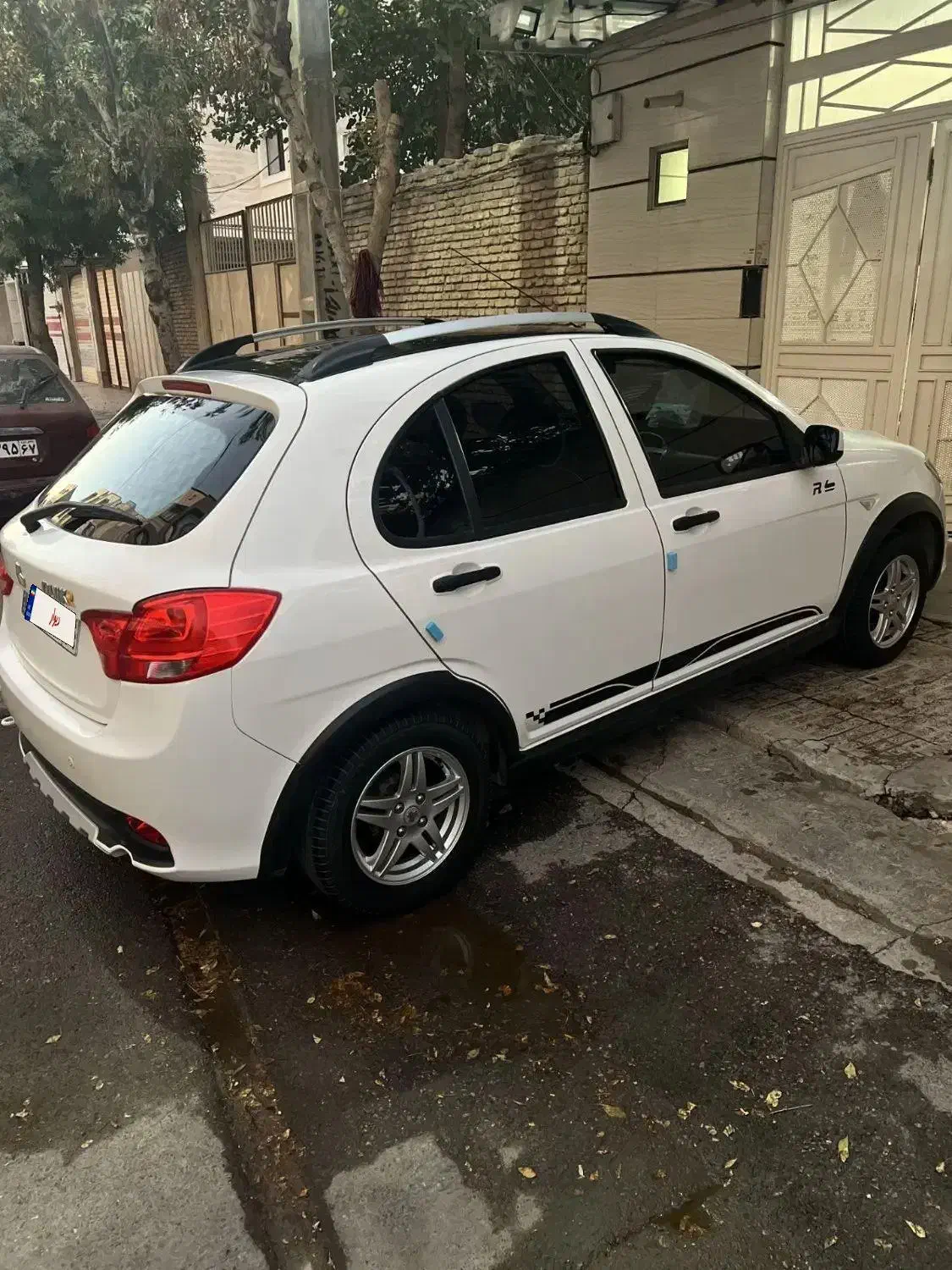 کوییک r سفید مشکی|خودرو سواری و وانت|شهرکرد, |دیوار