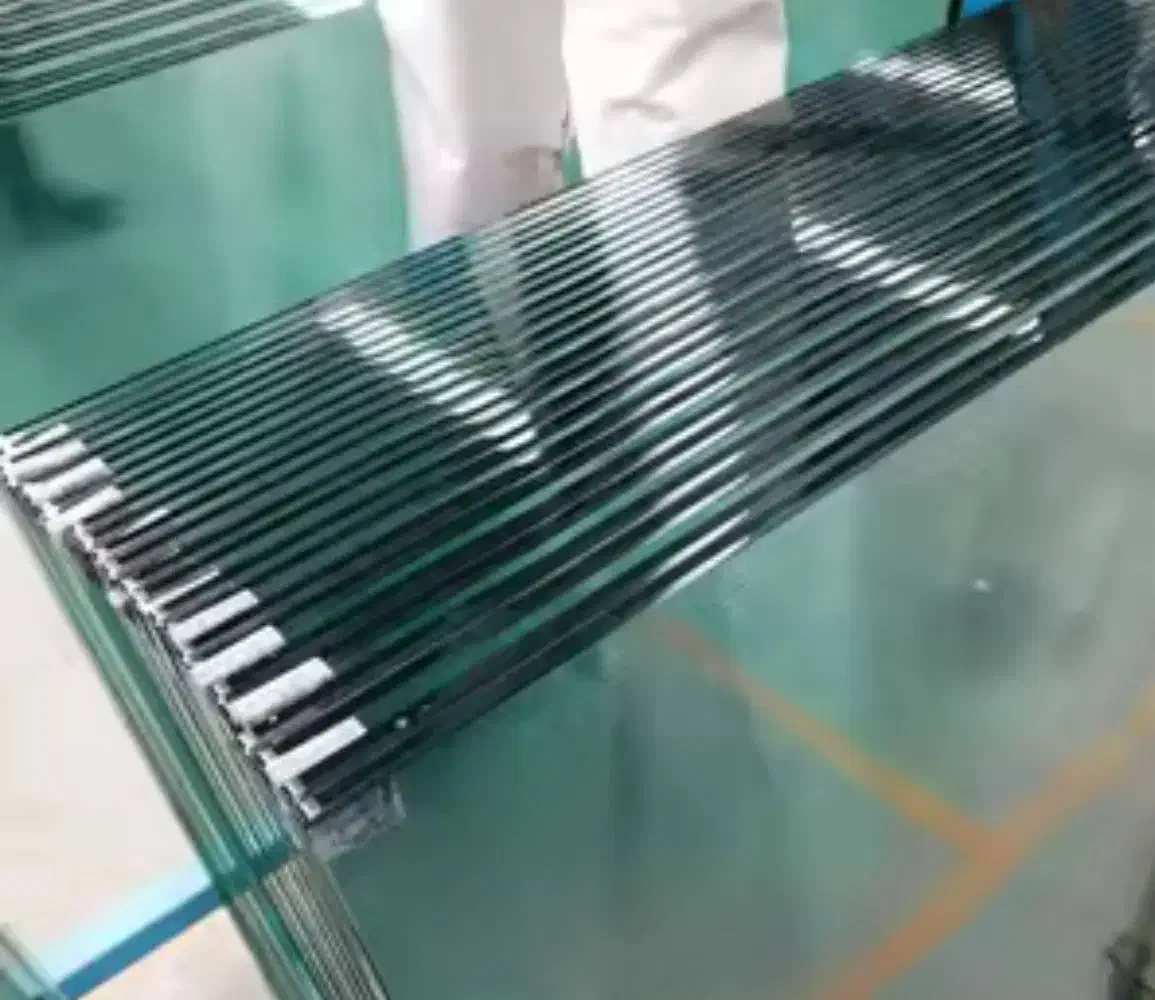 تجهیزات ومبلمان اداری پارتیشن شیشه ای تضمینی|خدمات پیشه و مهارت|تهران, حسن‌آباد|دیوار