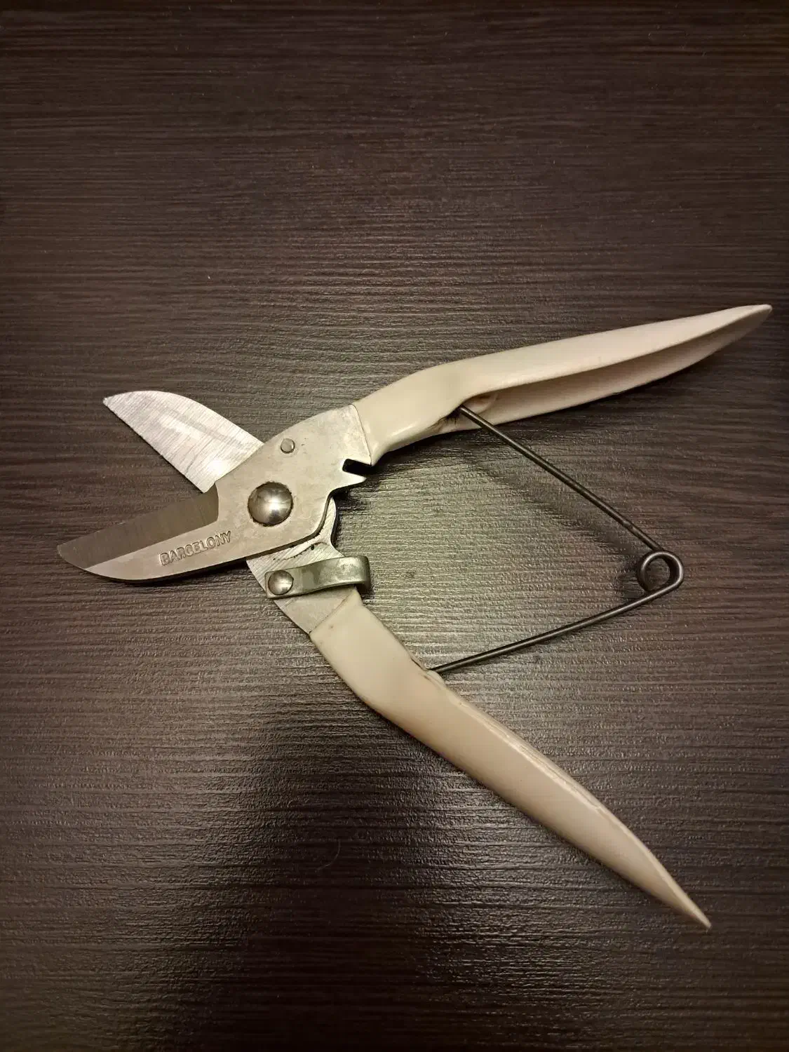 قندشکن|ابزارآلات|مشهد, گوهرشاد|دیوار