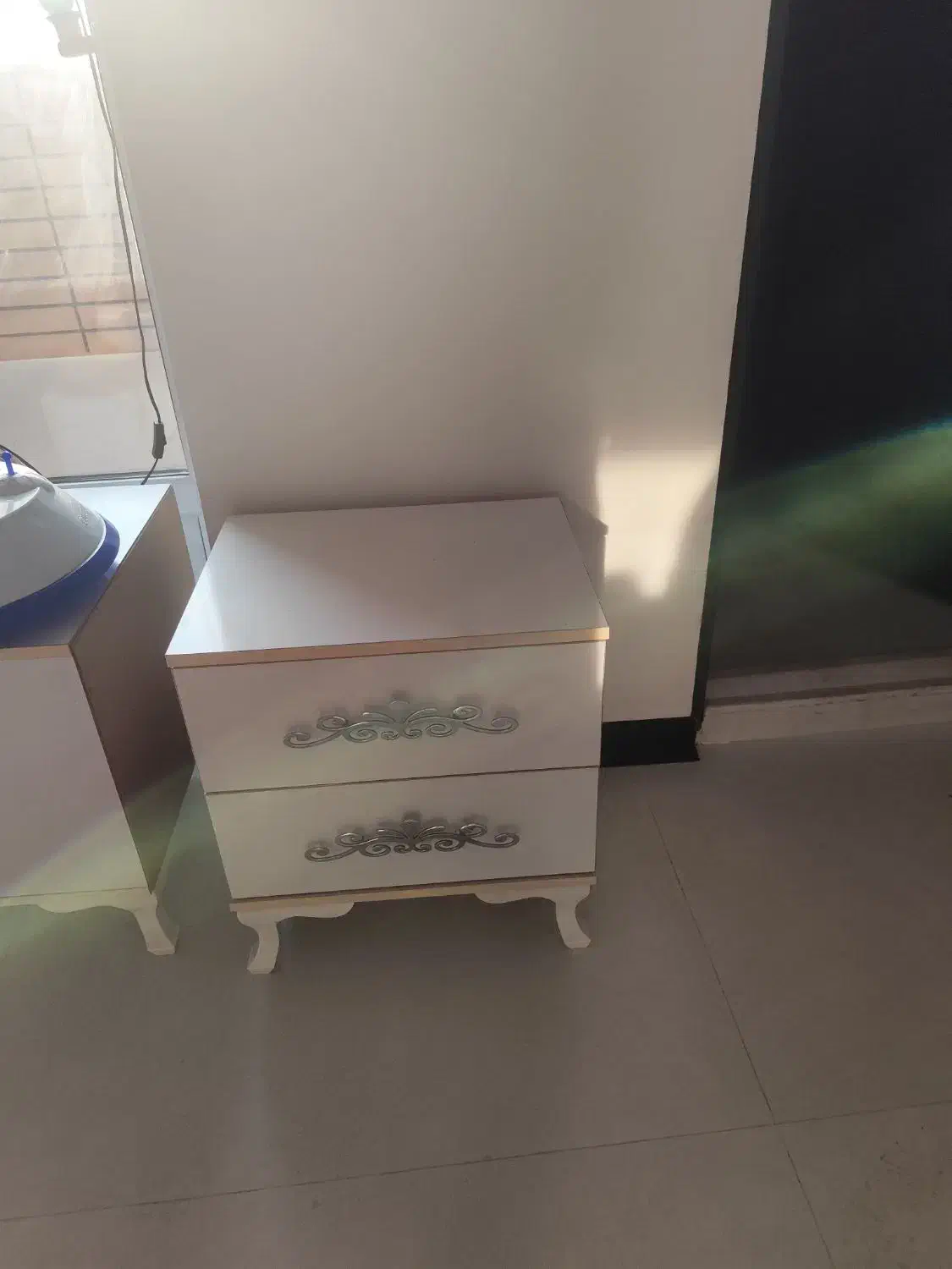 سرویس تختخواب و پا تختی چوب|تخت و سرویس خواب|سمنان, |دیوار