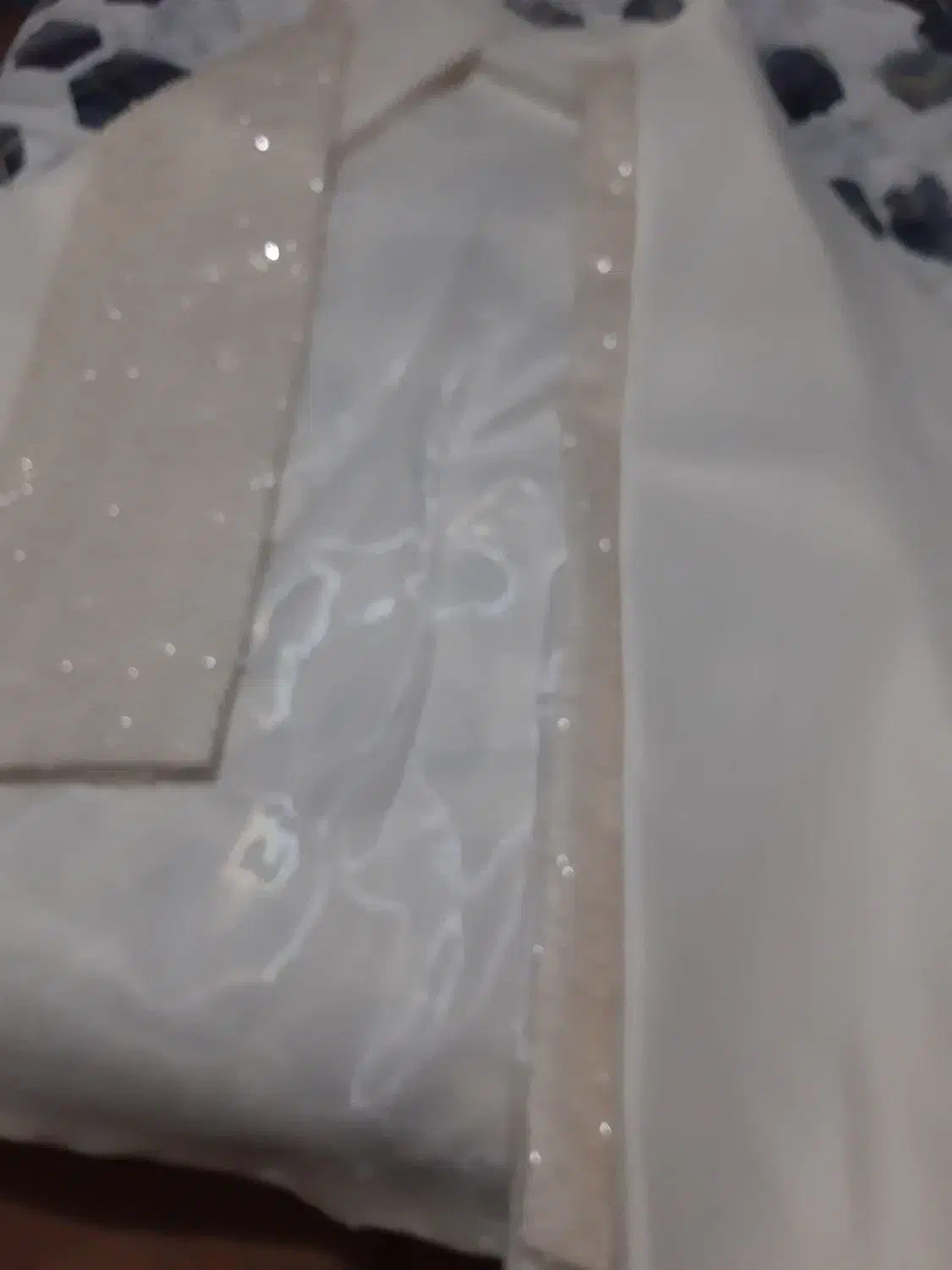 لباس مجلسی|لباس|قدس, شهر‌قدس|دیوار