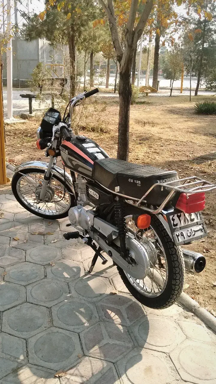 هندا ۸۴|موتورسیکلت|اصفهان, ملک‌شهر|دیوار