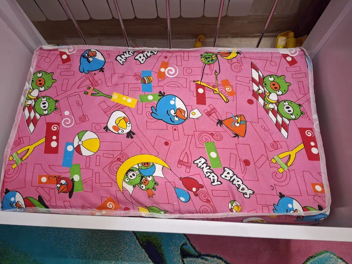 تخت خواب نوزاد گهواره ای|تخت و صندلی بچه|قم, شهرک امام حسن|دیوار