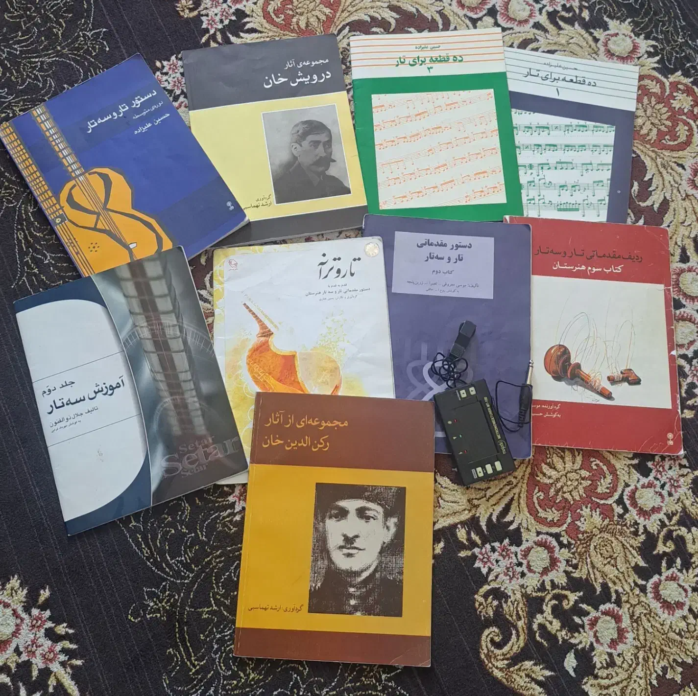 سه تار(۲ عدد)+ کتاب و تیونر|سازهای سنتی|تهران, فلسطین (میدان انقلاب)|دیوار