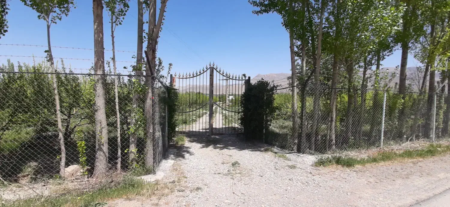 باغ میوه فنس کشی منطقه شراء روستای قلعه ازرج|فروش زمین و ملک کلنگی|قره چای, |دیوار