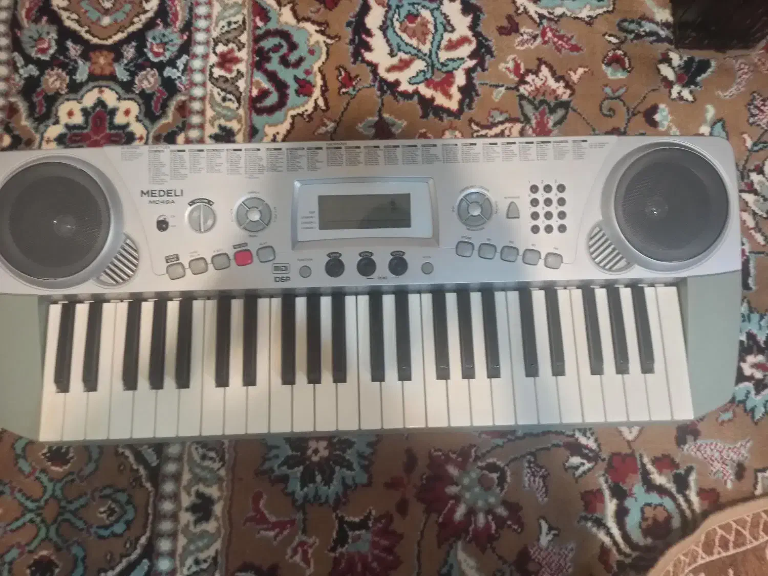 پیانو خیلی خوب چند وقت پیش خریدم استفاده نکردم ح|پیانو، کیبورد، آکاردئون|اسفراین, |دیوار