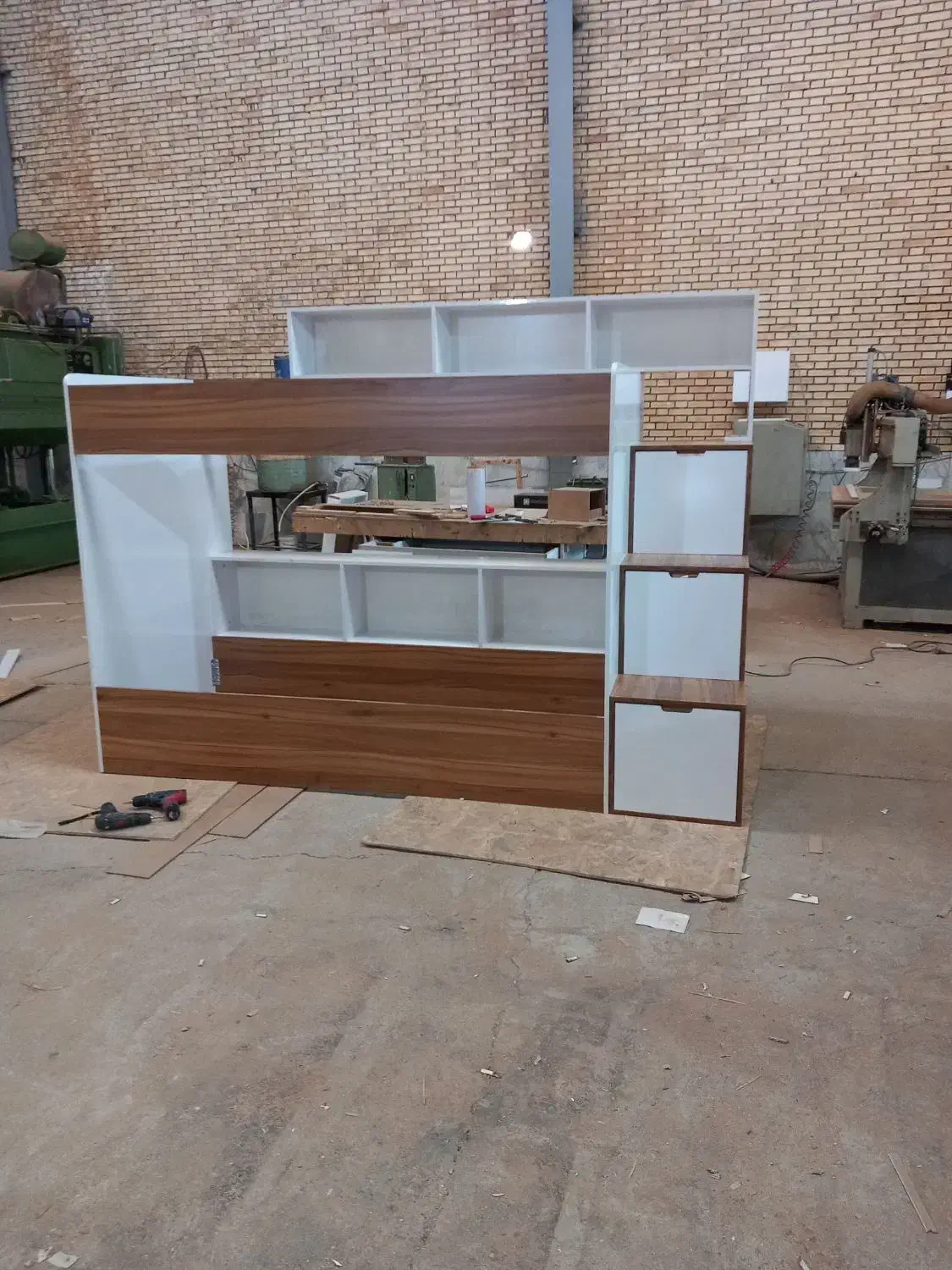 تخت دوطبقه|تخت و سرویس خواب|اصفهان, باغ فدک|دیوار