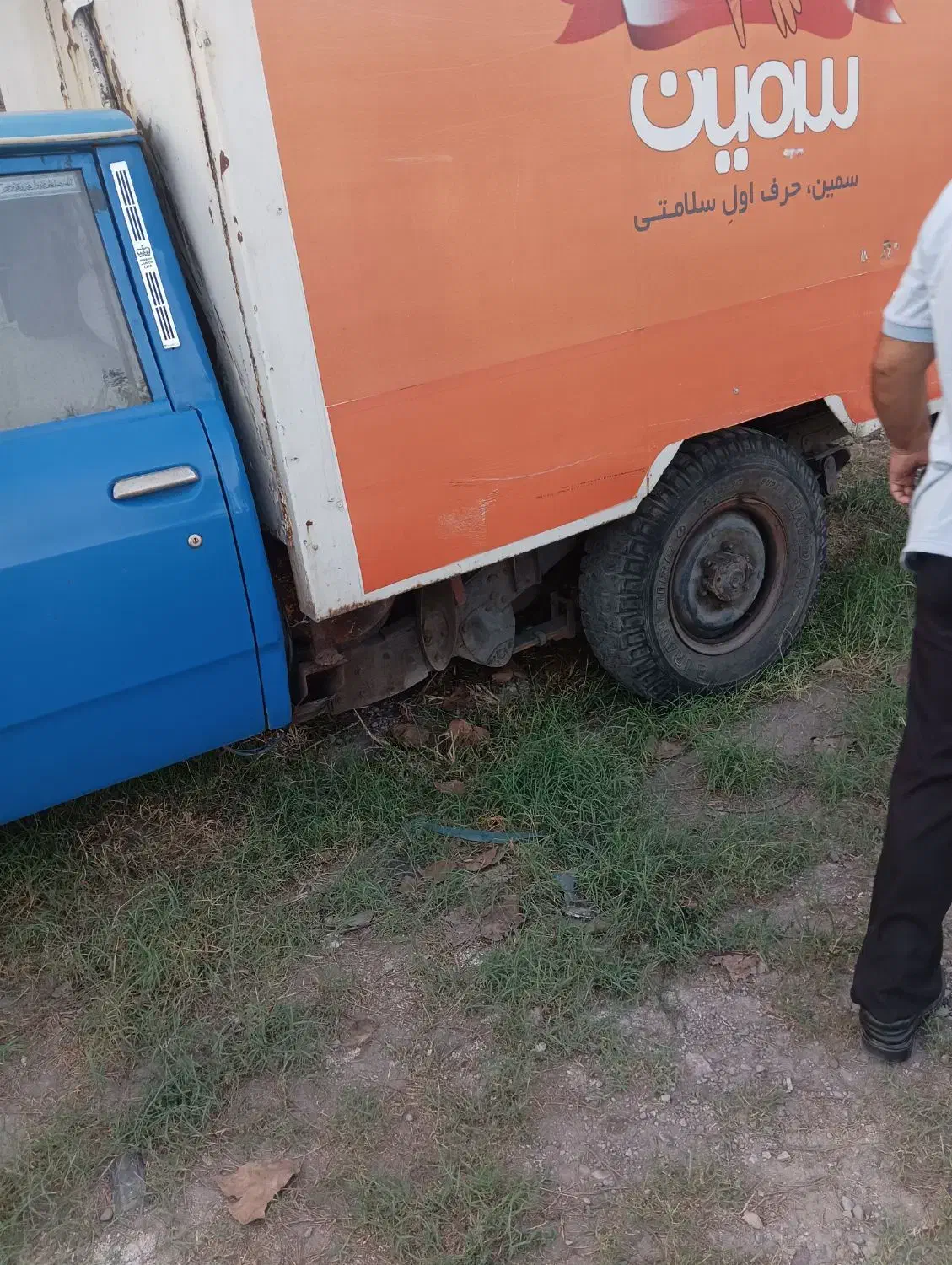 فروش یک دستگاه نیسان یخچالدار  مدل ۸۹|خودرو سواری و وانت|رشت, پاستوریزه|دیوار