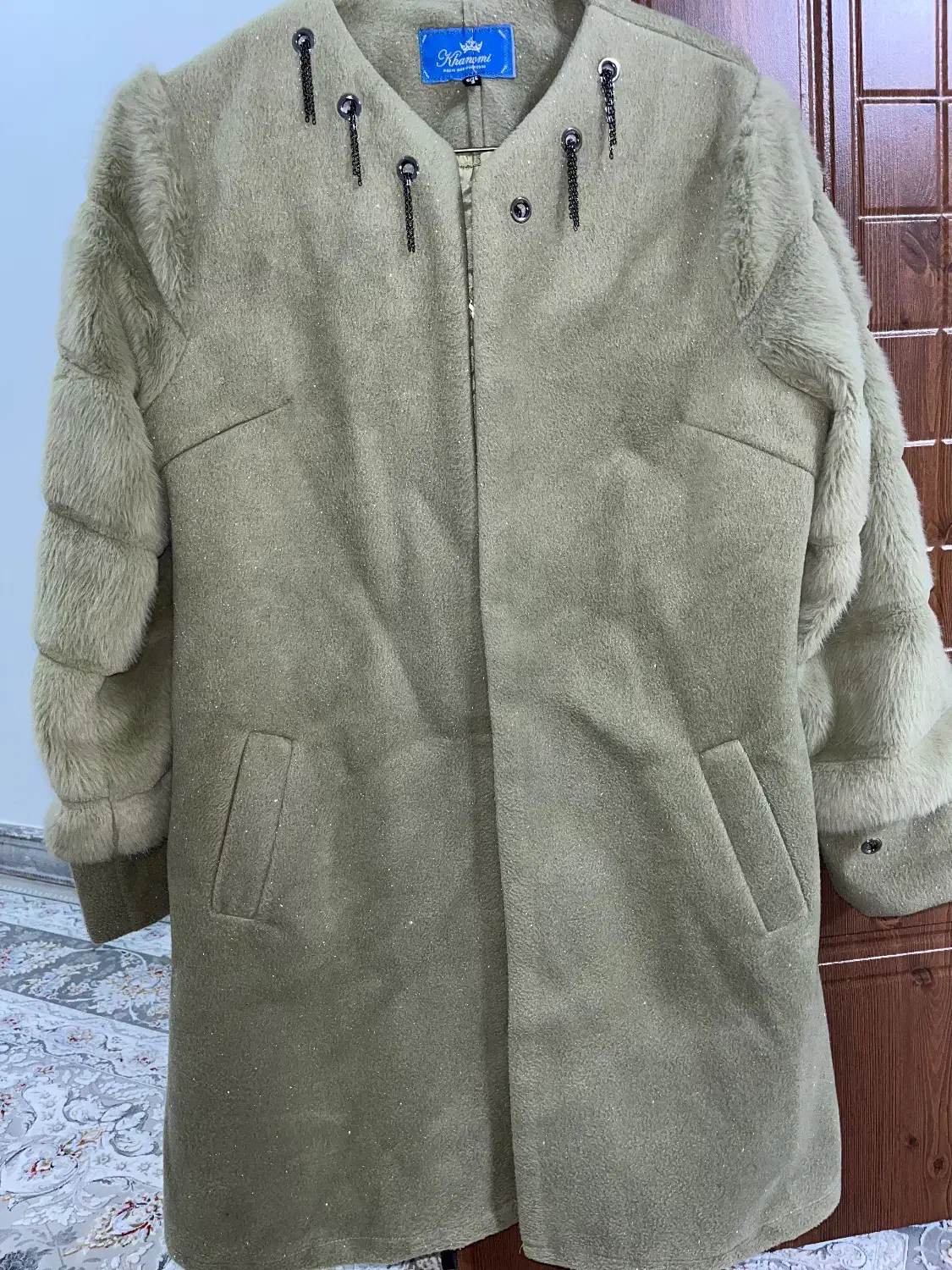 پالتو|لباس|نهاوند, |دیوار