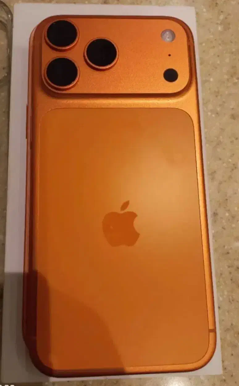 گوشی آیفون 17 پرومکس اصلا استفاده نشده در حد نو|موبایل|نیشابور, بنیاد شهید|دیوار