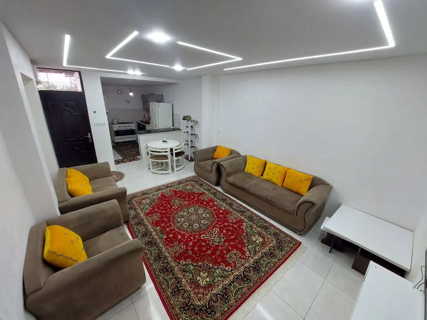 اجاره روزانه/هفتگی/ماهانه ویلا ۱۳۵ متری در دیانتی|اجارهٔ کوتاه‌مدت ویلا و باغ|رشت, دیانتی|دیوار