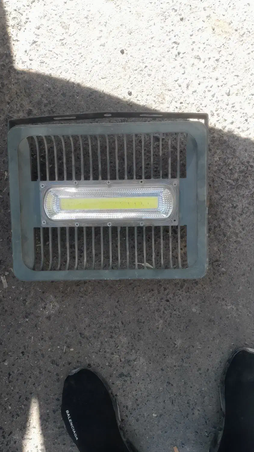 پروژکتور ۱۵۰ واقعی|لامپ و چراغ|قروه, |دیوار