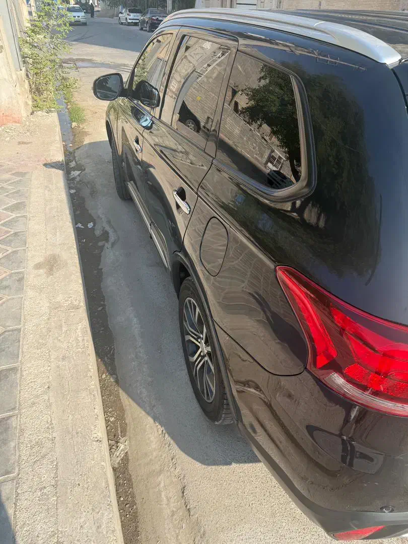 میتسوبیشی اوتلندر ۲۰۱۸ تیپ ۵ فول|خودرو سواری و وانت|شیراز, شهرک سراج‎|دیوار