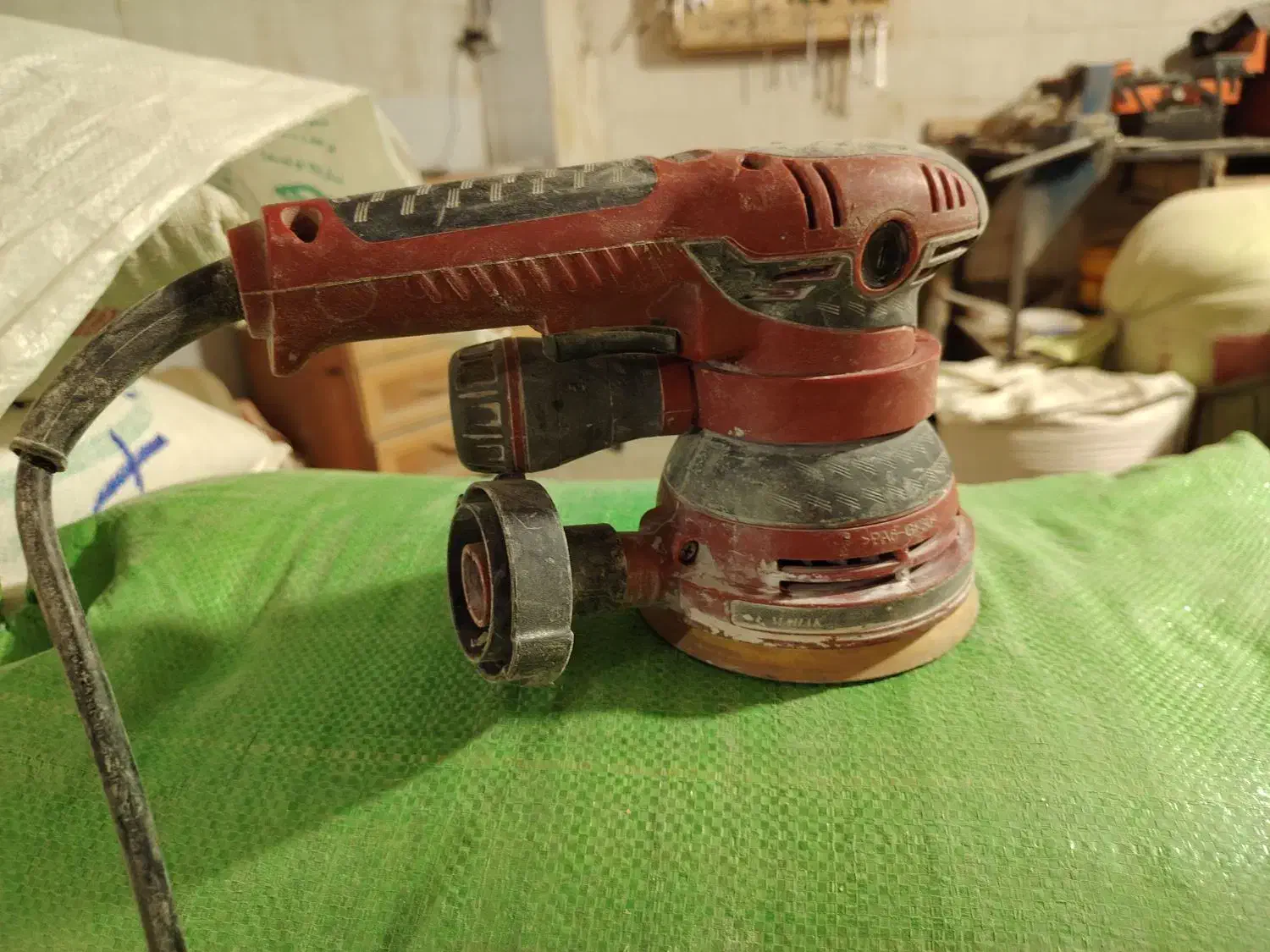 سمباده زن محک|ابزارآلات|کوهسرخ, |دیوار