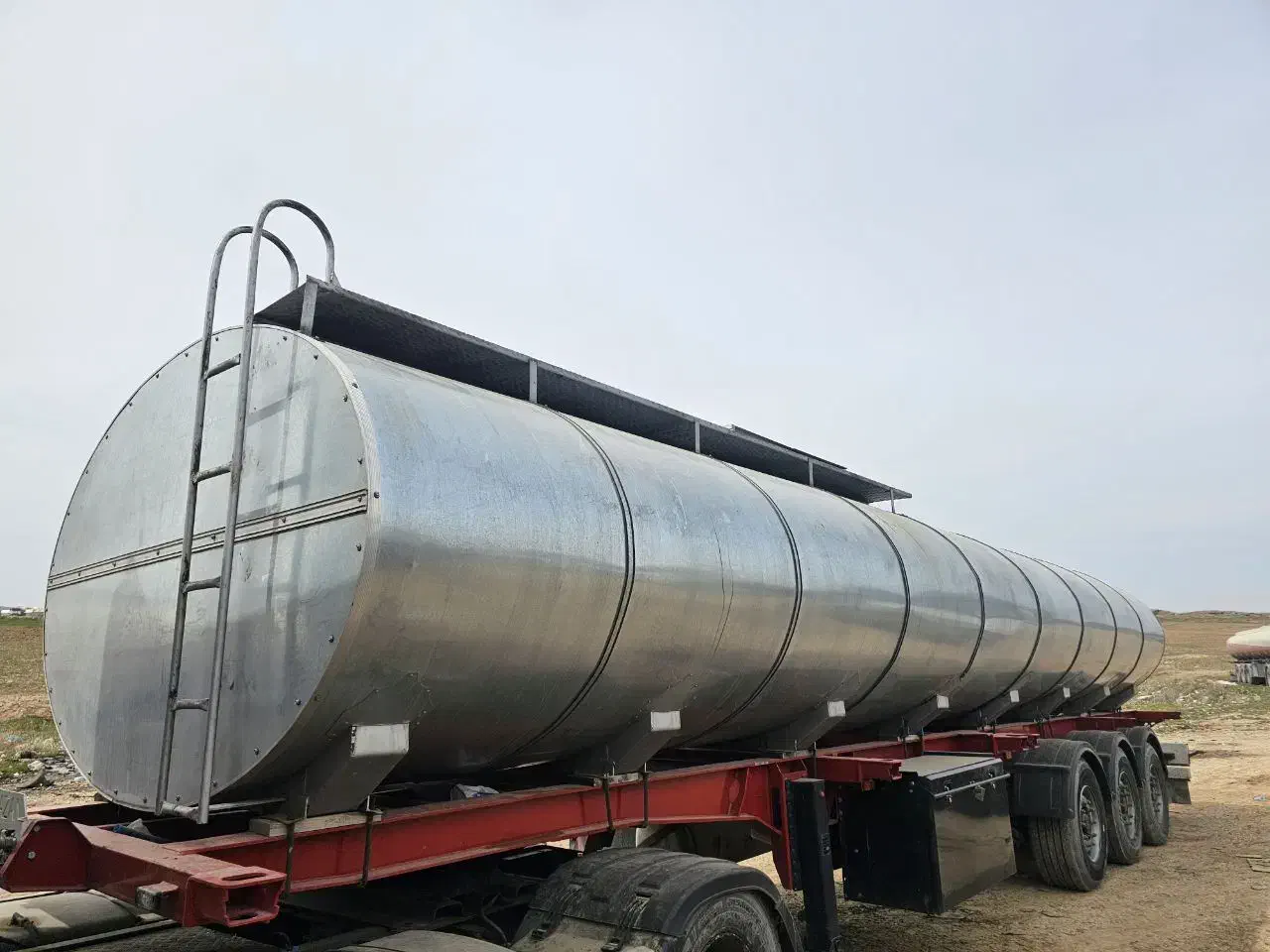 تانکر وتیغه در حد صفر|قطعات یدکی و لوازم جانبی|پیرانشهر, |دیوار