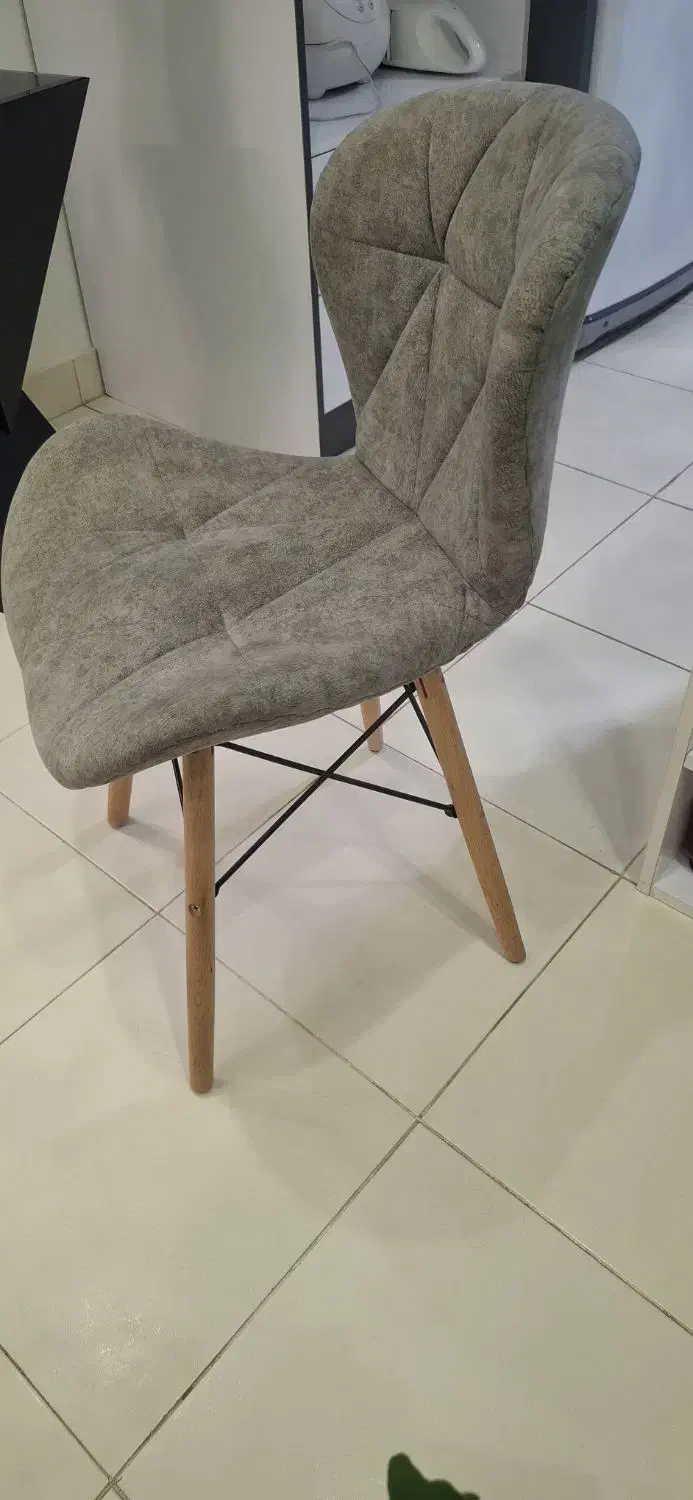 ۴ عدد صندلی نهارخوری|میز و صندلی غذاخوری|رشت, حسین آباد|دیوار