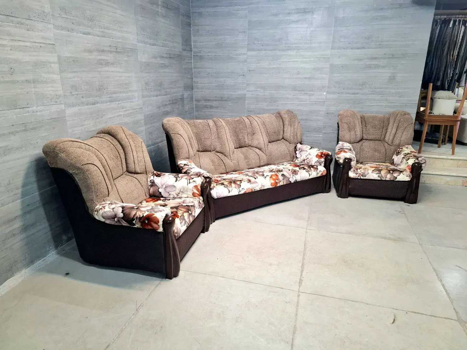 مبل نیم ست دست دوم تمیز|مبلمان اداری|اصفهان, جلالیه|دیوار